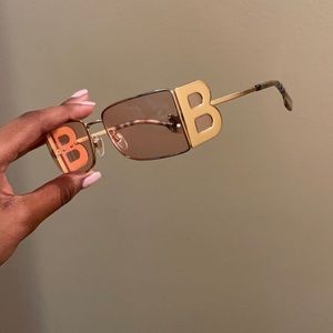 Burberry “B” Lens detail rectangle sunglasses